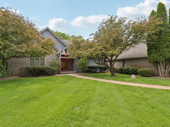 W313N4961 Chapel Ridge ROAD, Hartland, WI 53029