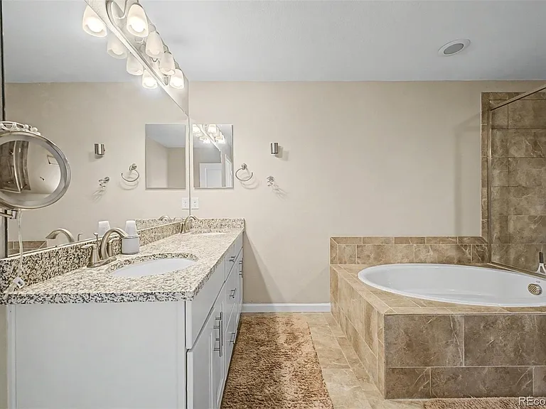1791 S Buchanan Cir — Photo 23