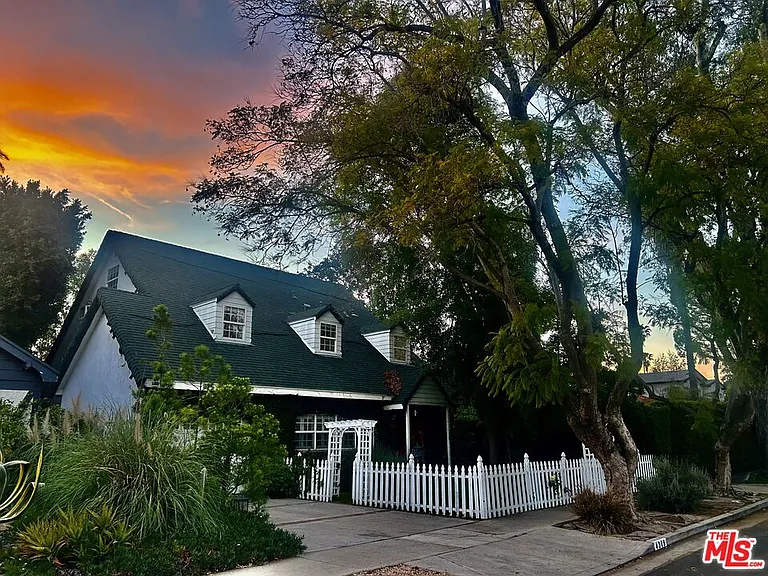 4309 Gentry Ave — Photo 41