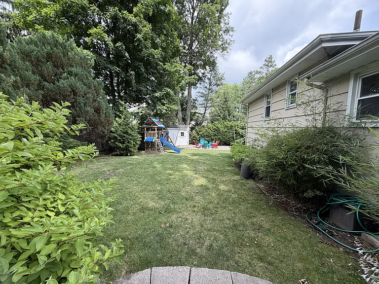 2 Dogwood Ter — Photo 18