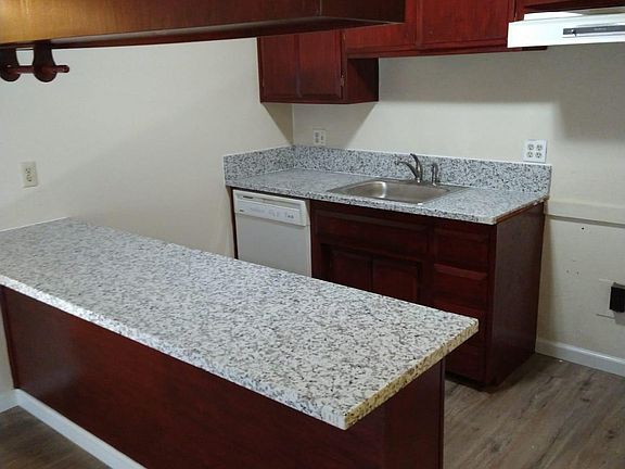 3rd image of 3001 W De Ovan Ave