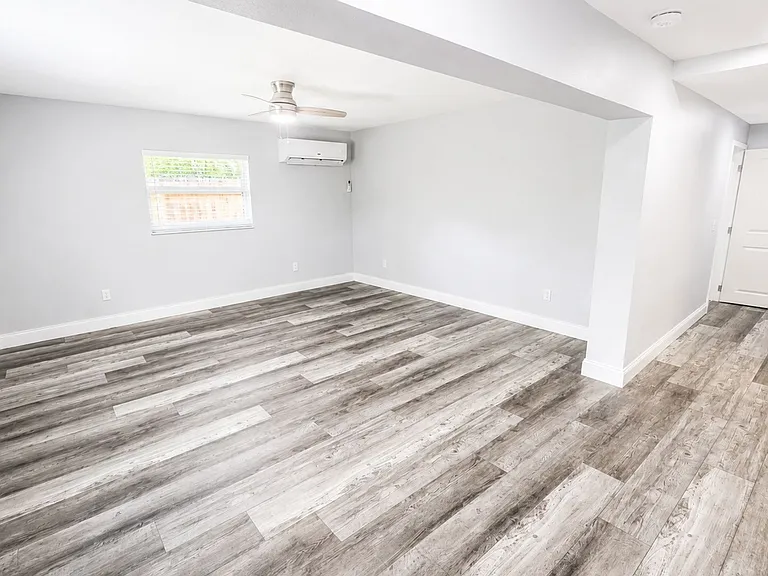 2728 Goodrich Ave — Photo 10