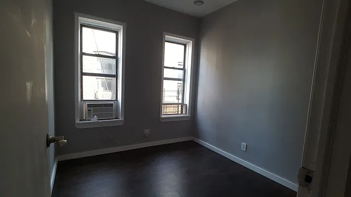 Rented by Evergreen Apartments BK | media 45