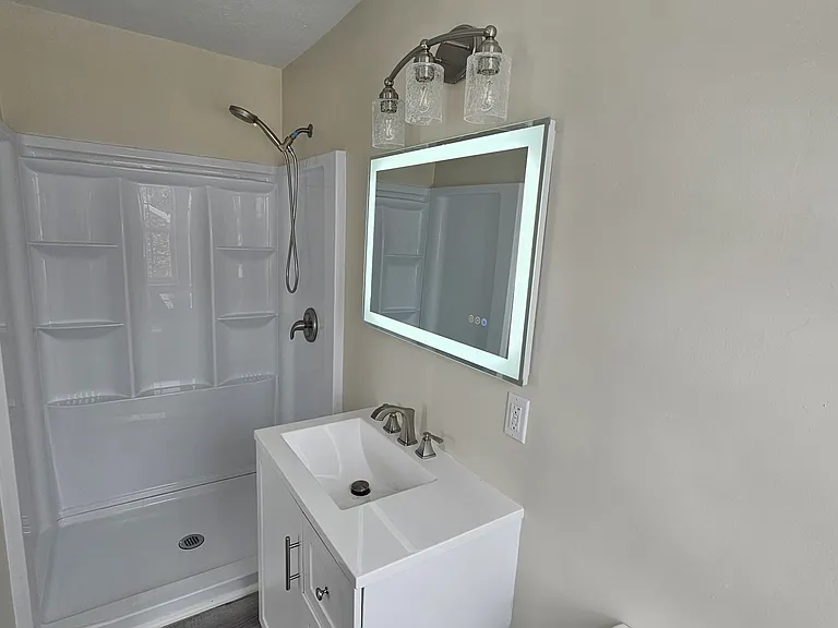 507 E Water St — Photo 12