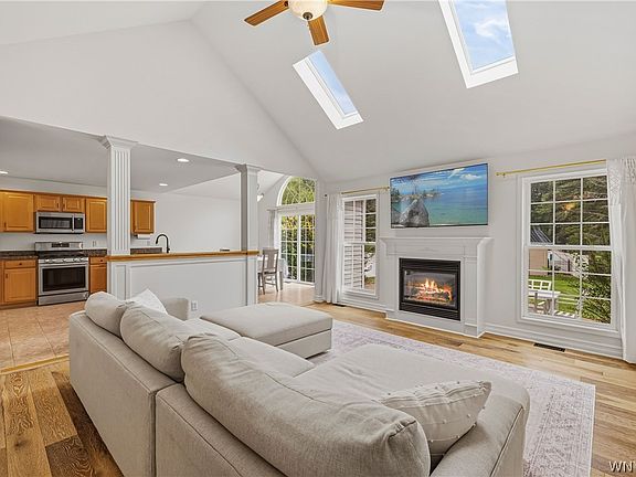 4th image of 175 Pin Oak Cir