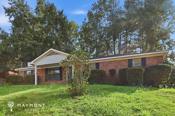 3 bed, 2.0 bath, 1431 sqft, $1,450 — Photo 2