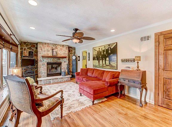 4th image of 1522 Newberry Ave