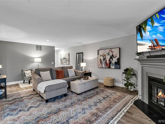 5th image of 1095 Youngs Rd APT C