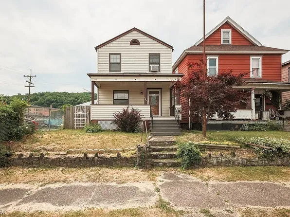 405 Grant St, Newell, WV 26050