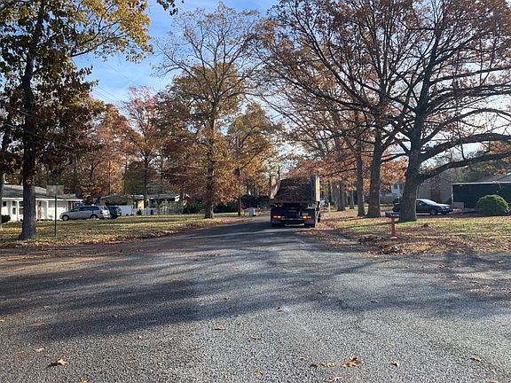 4th image of 2283 Edgewood Dr