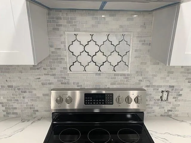 6 bed, 2800 sqft, $3,950 — Photo 3