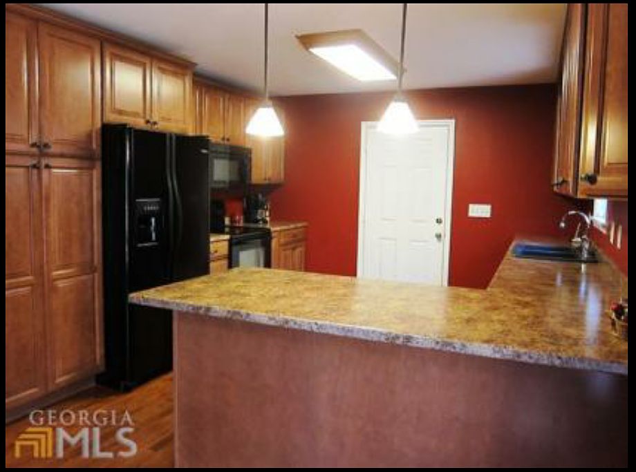 2nd image of 307 Phillips St