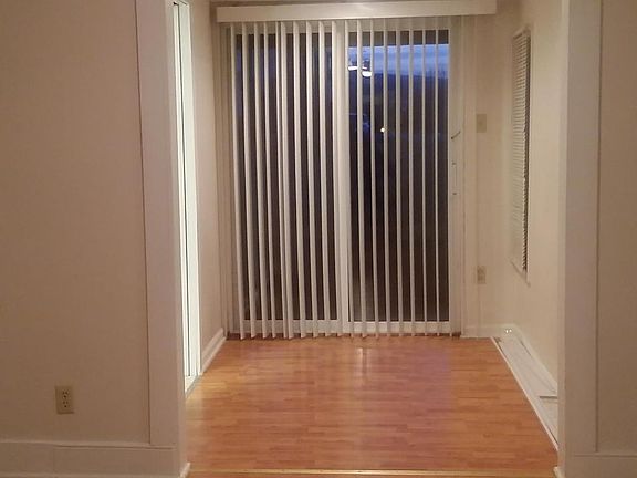3rd image of 409 Arpia St
