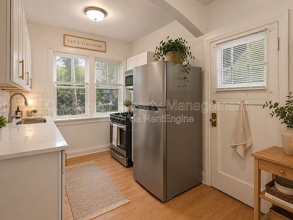 2nd image of 7338 Forsyth Blvd APT 205