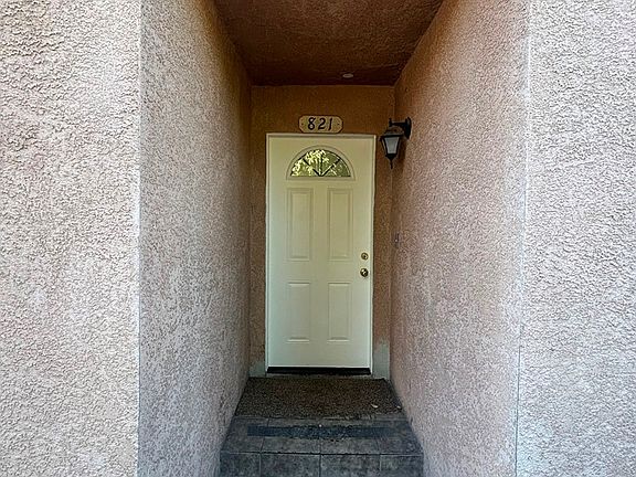 2nd image of 821 E 76th St