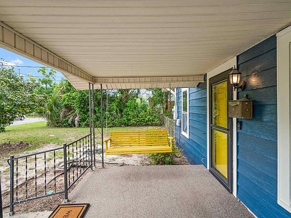 5th image of 1040 E Maxwell St