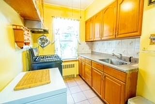 4th image of 1392 E 93rd St