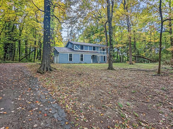 2nd image of 8579 Woodlands Ct