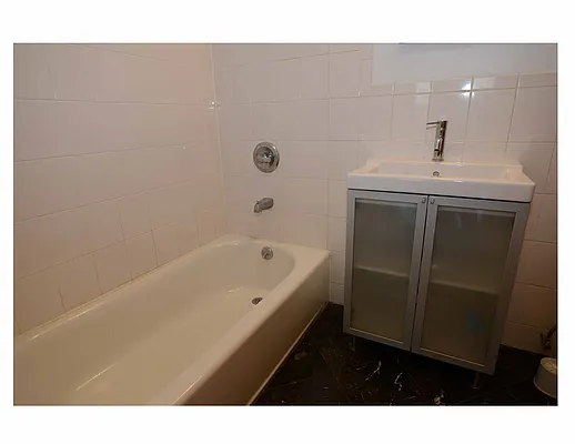 Rented by City Barn Realty Inc | media 7