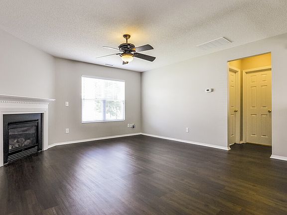 2nd image of 3149 Varcroft Rd