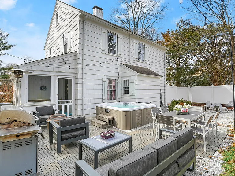 61 Hillandale Rd — Photo 24