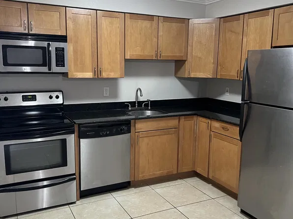 1110 NE 16th Pl APT 3, Fort Lauderdale, FL 33305