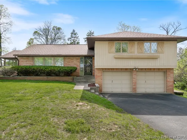 66 N Hill Drive, Floyds Knobs, IN 47119