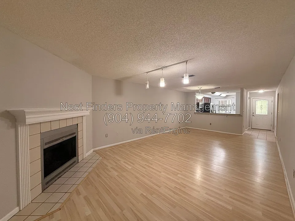 1604 Arcadia Dr #305
