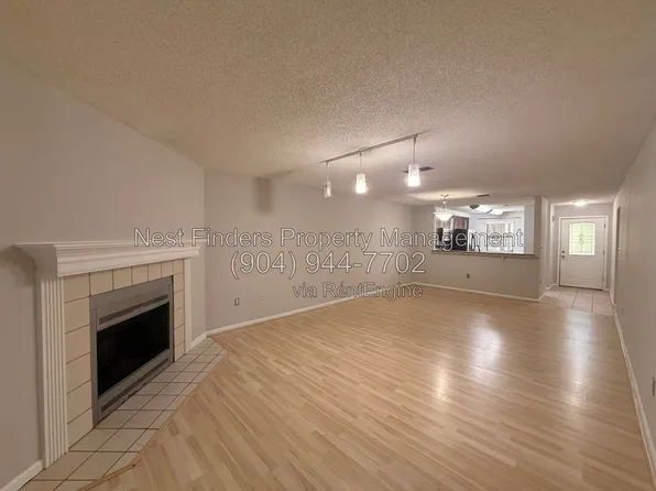 1604 Arcadia Dr Unit 305, Jacksonville, FL 32207