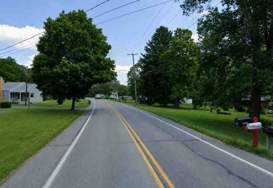 Exterior Neighborhood (street photo)