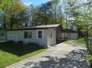 4922 Maplewood St, Harrison, MI 48625