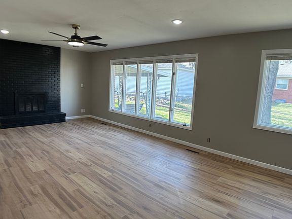 5th image of 205 Lakewood Dr #205