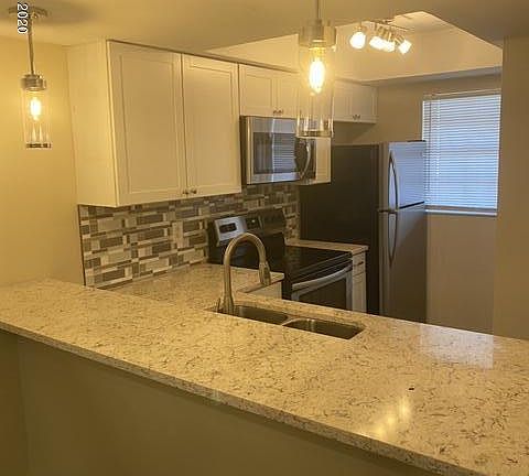 3rd image of 3011 Sir Hamilton Cir #3011