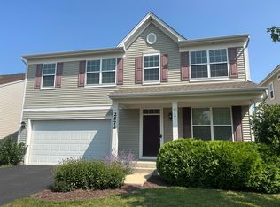 2572 Retreat Cir, Lisle, IL 60532