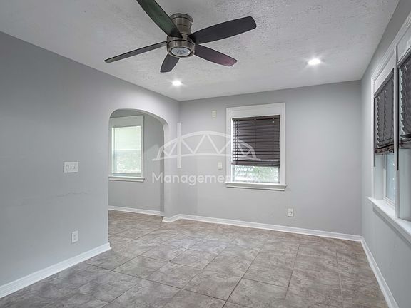 3rd image of 3824 Penton St