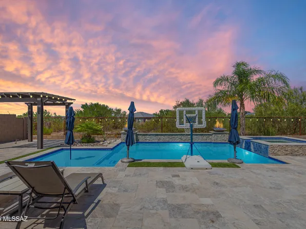 10961 N Delphinus St, Oro Valley, AZ 85742