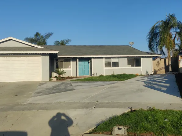 868 W Montrose St, Bloomington, CA 92316