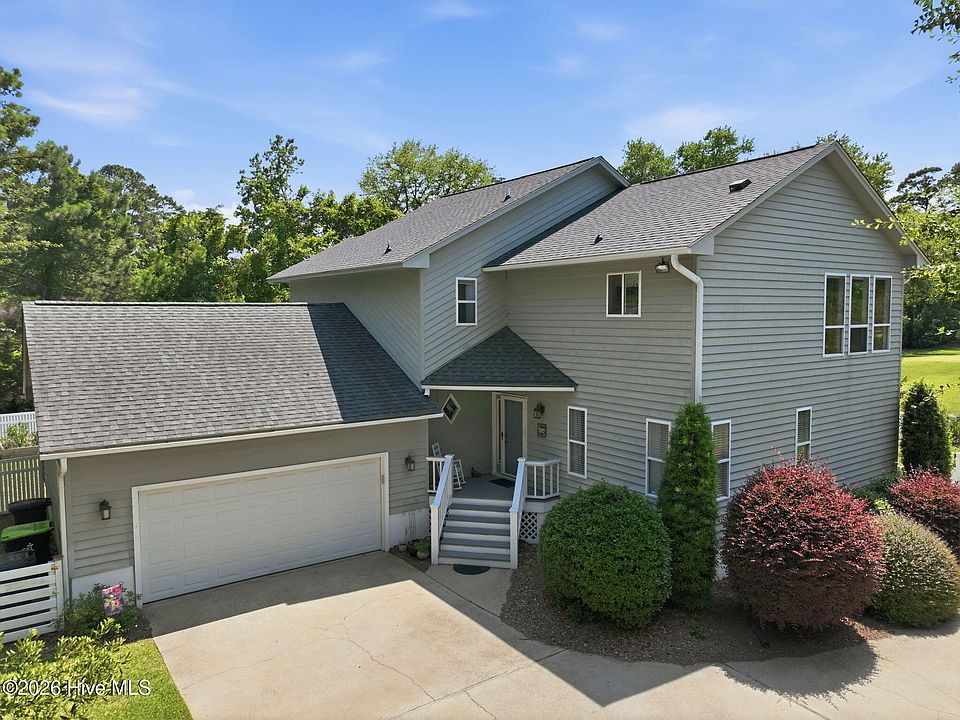 1st image of 806 Lord Granville Drive
