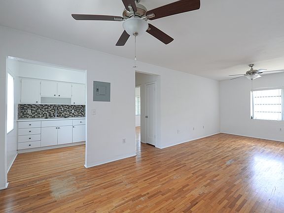 3rd image of 410 Malaga Ave APT 4