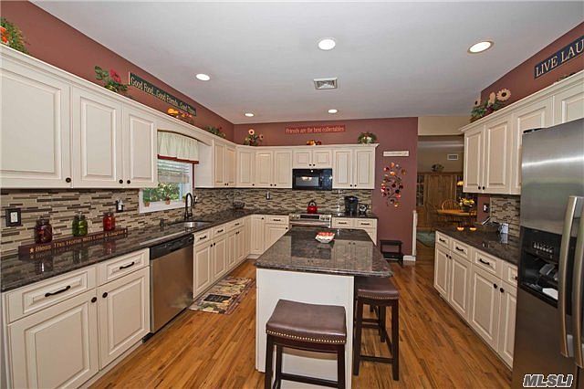 Massive updated kitchen