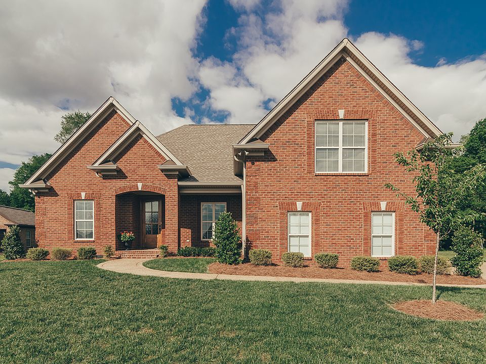 1st image of 113 Thornwood Pl