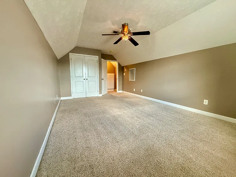 4926 Yorkchester Dr — Photo 11
