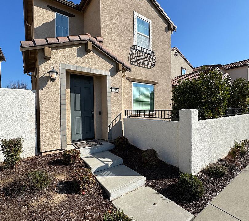 1st image of 1049 Chapelhill Ln