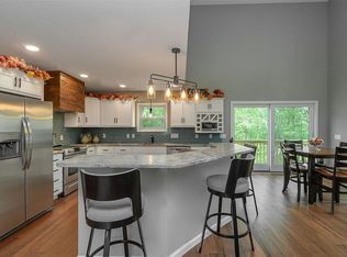 3776 N Sturgeon Rd, Midland, MI 48642