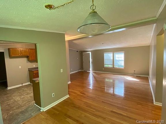4th image of 3925 Berry Creek Cir