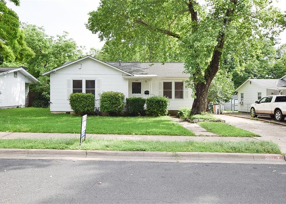 1st image of 1001 Karen Ave