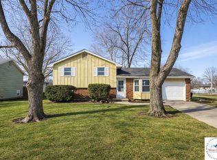 806 Manor Ct, Sedalia, MO 65301