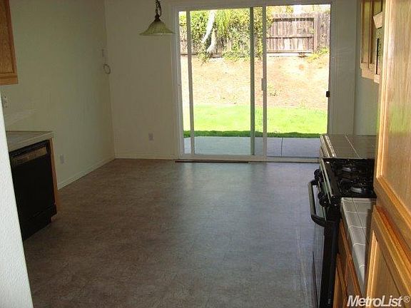 4th image of 3139 Olympic Way