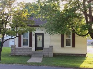 1003 S 3rd St, Boonville, IN 47601