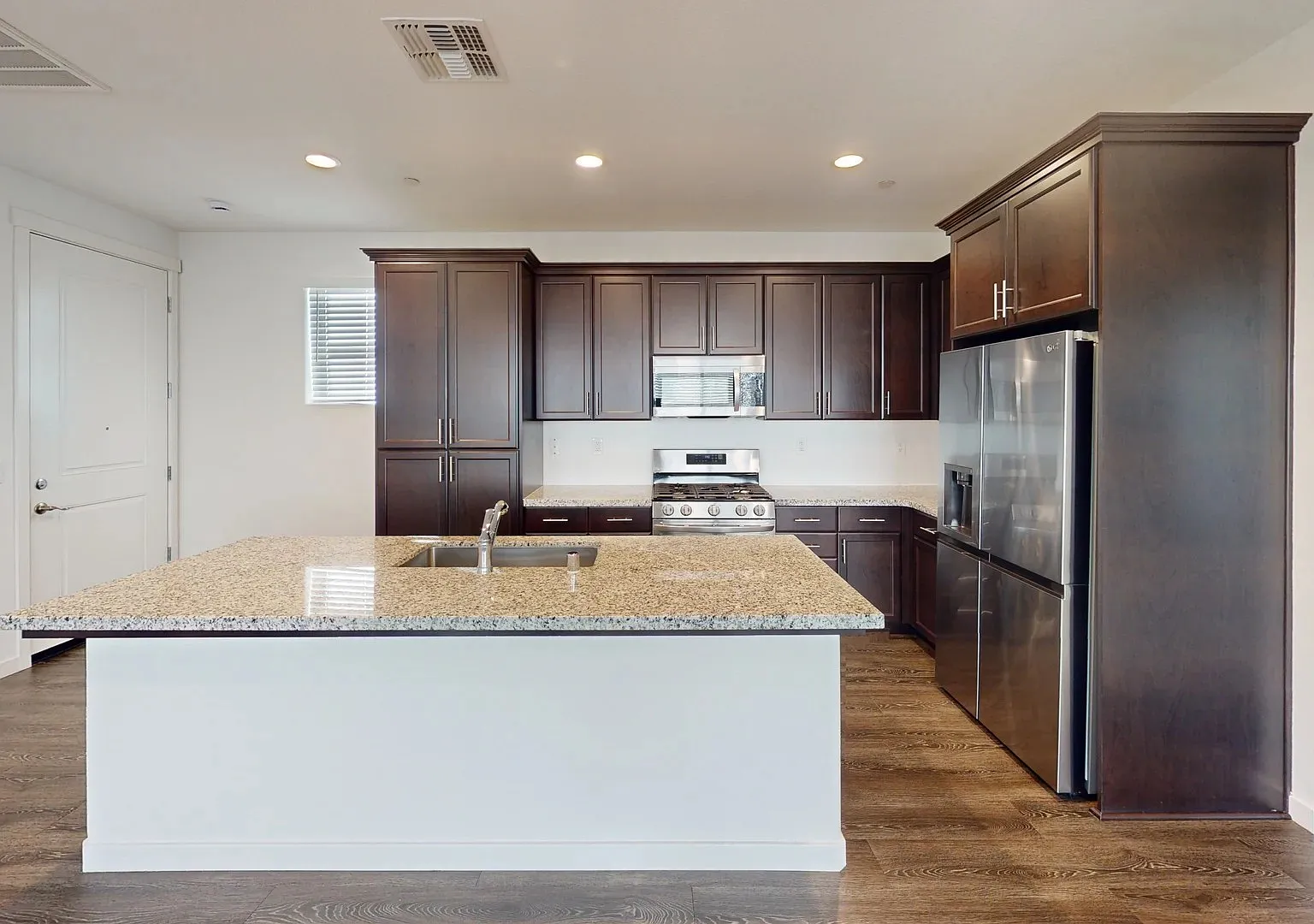1 bed, 685 sqft, $2,499 — Photo 4